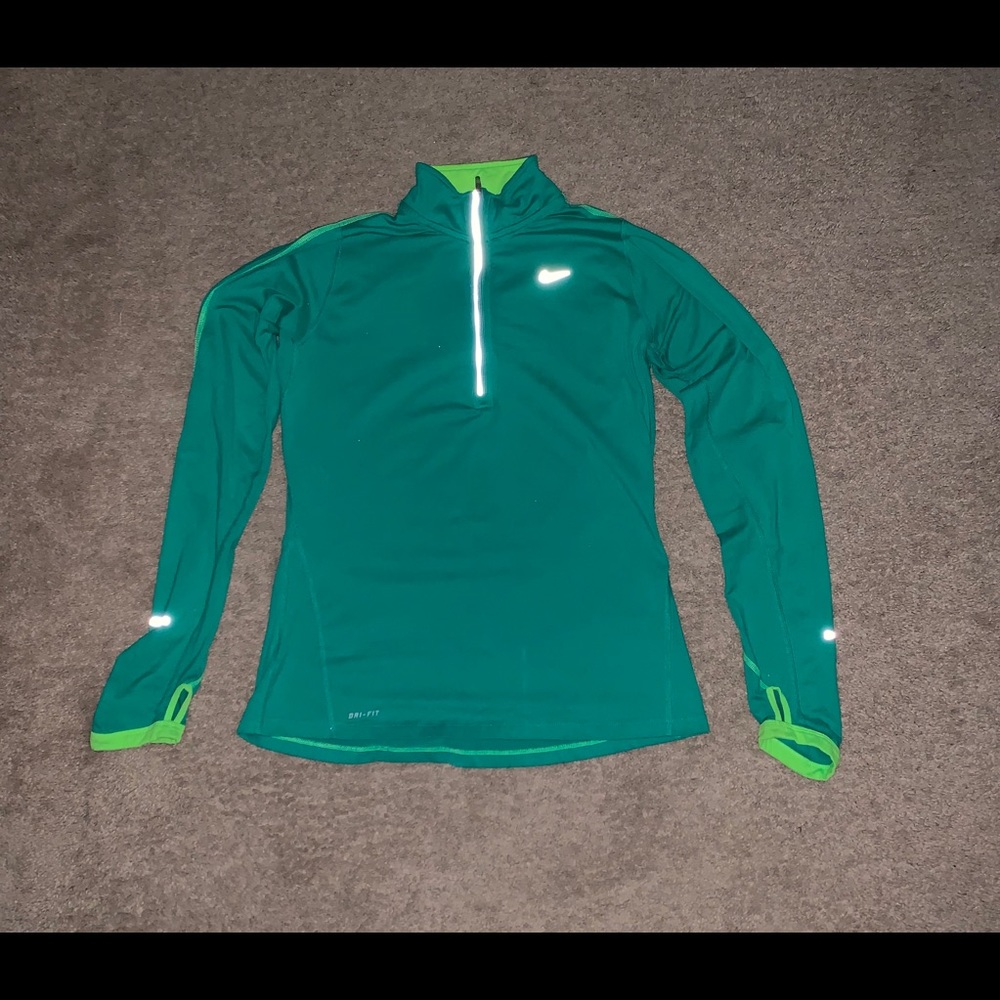 Nike running top